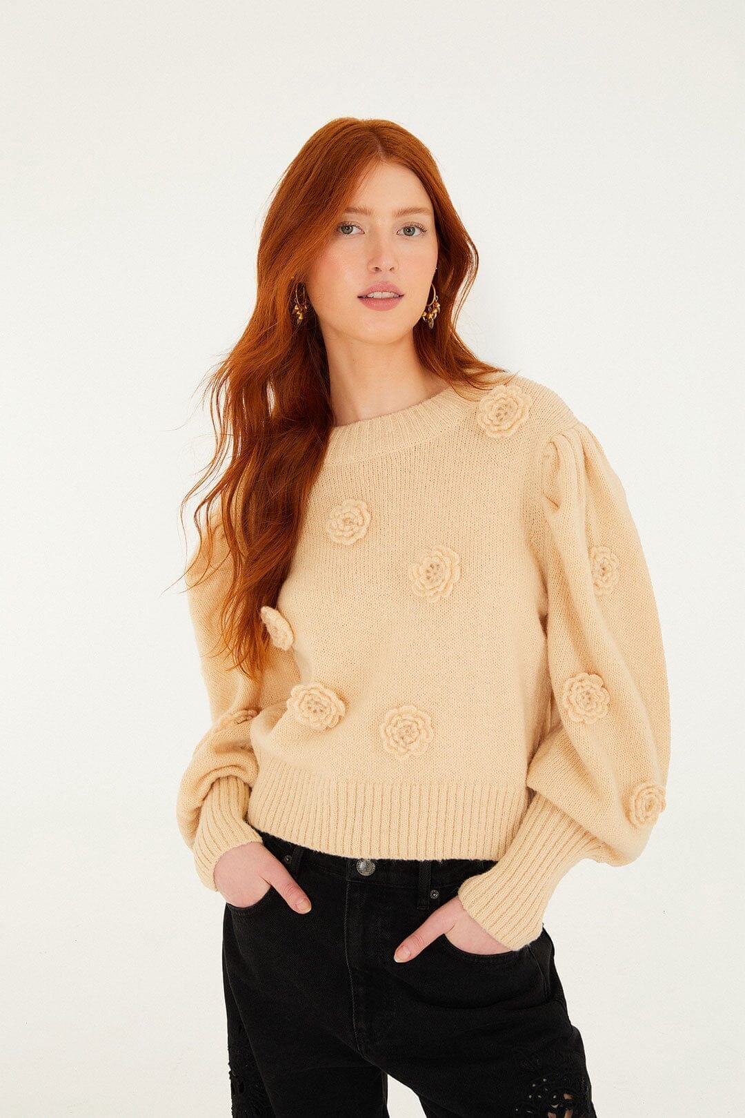 Sand Crochet 3d Flower Dropped Shoulder Knit Sweater | FARM Rio