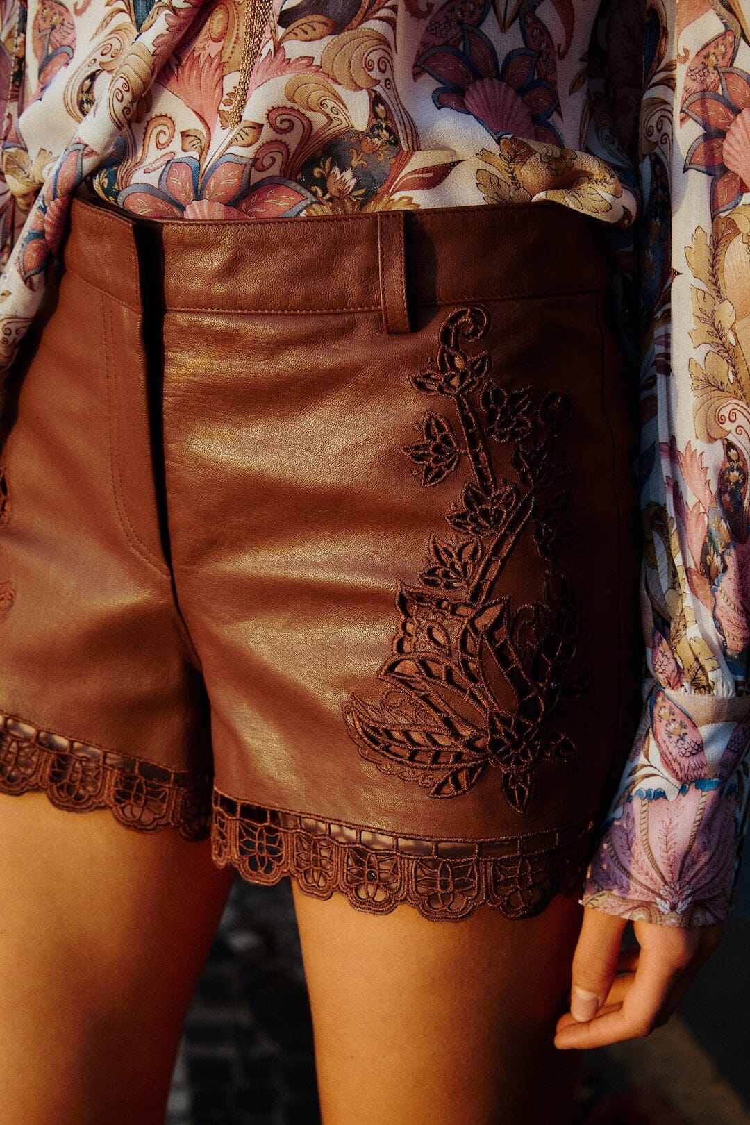 Caramel Richelieu Belt Loops Leather Shorts | FARM Rio