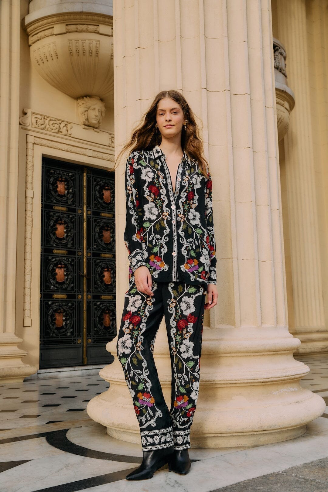Black Rococo Flowers Pockets Pants | FARM Rio