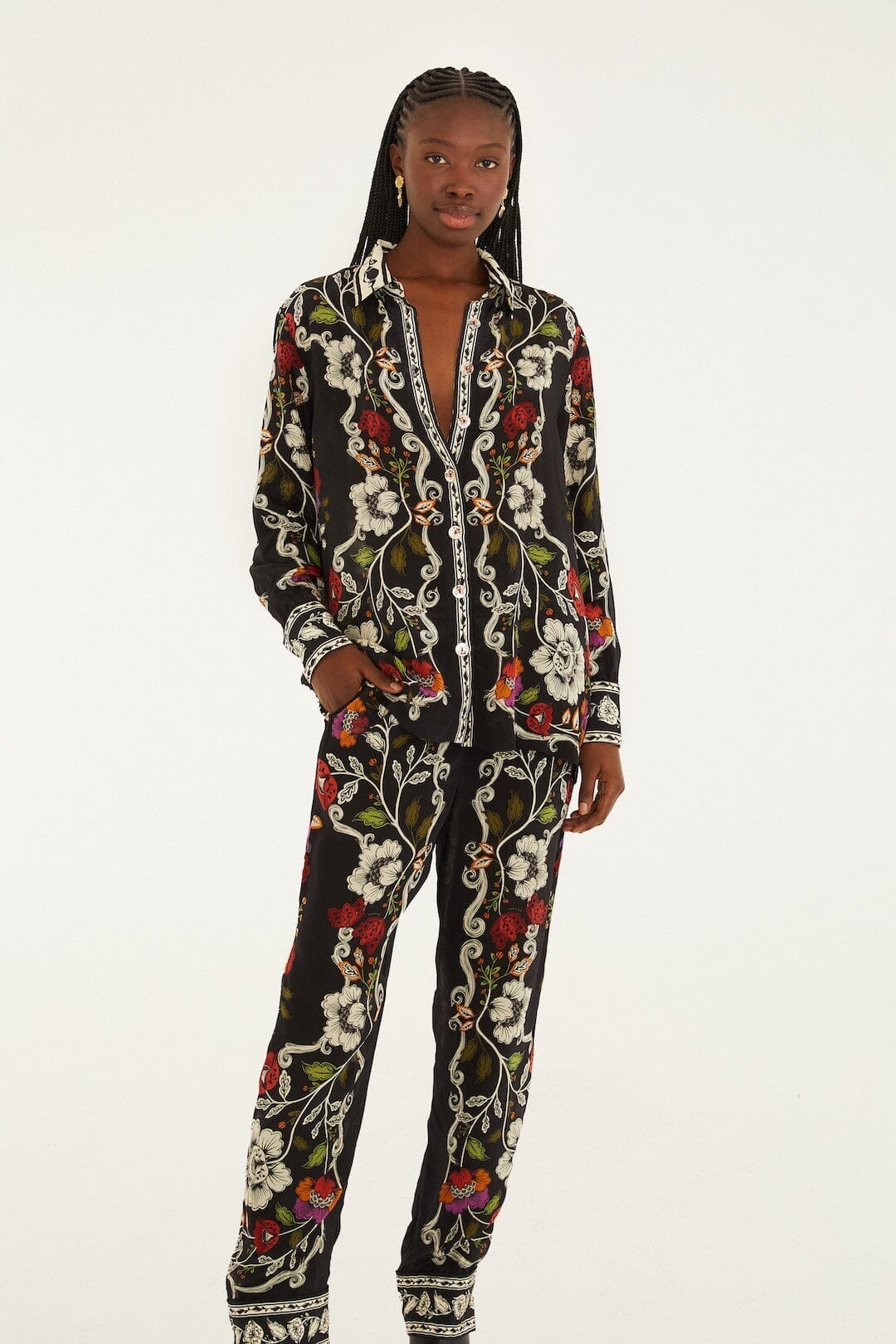 Black Rococo Flowers Pockets Pants