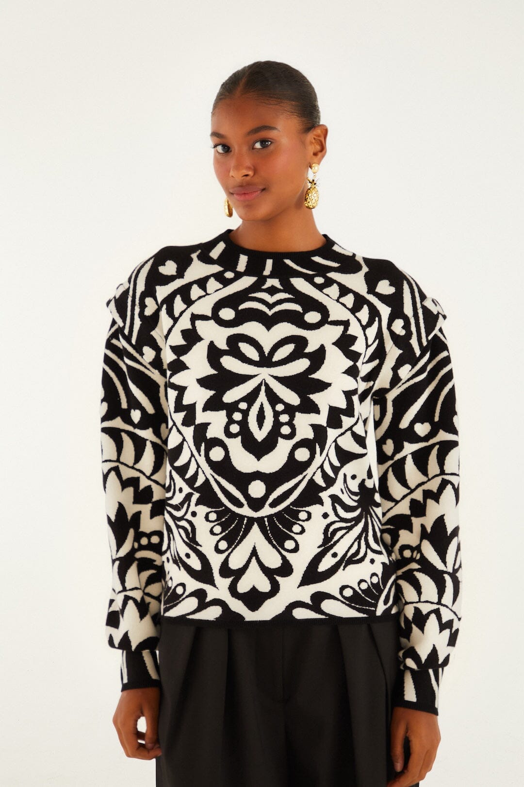 FARM Rio Black And White Pineapple LOVE Sweater, Pineapple LOVE Black / XXS FARM Rio Black And White Pineapple LOVE Sweater, Pineapple LOVE Black / XXS