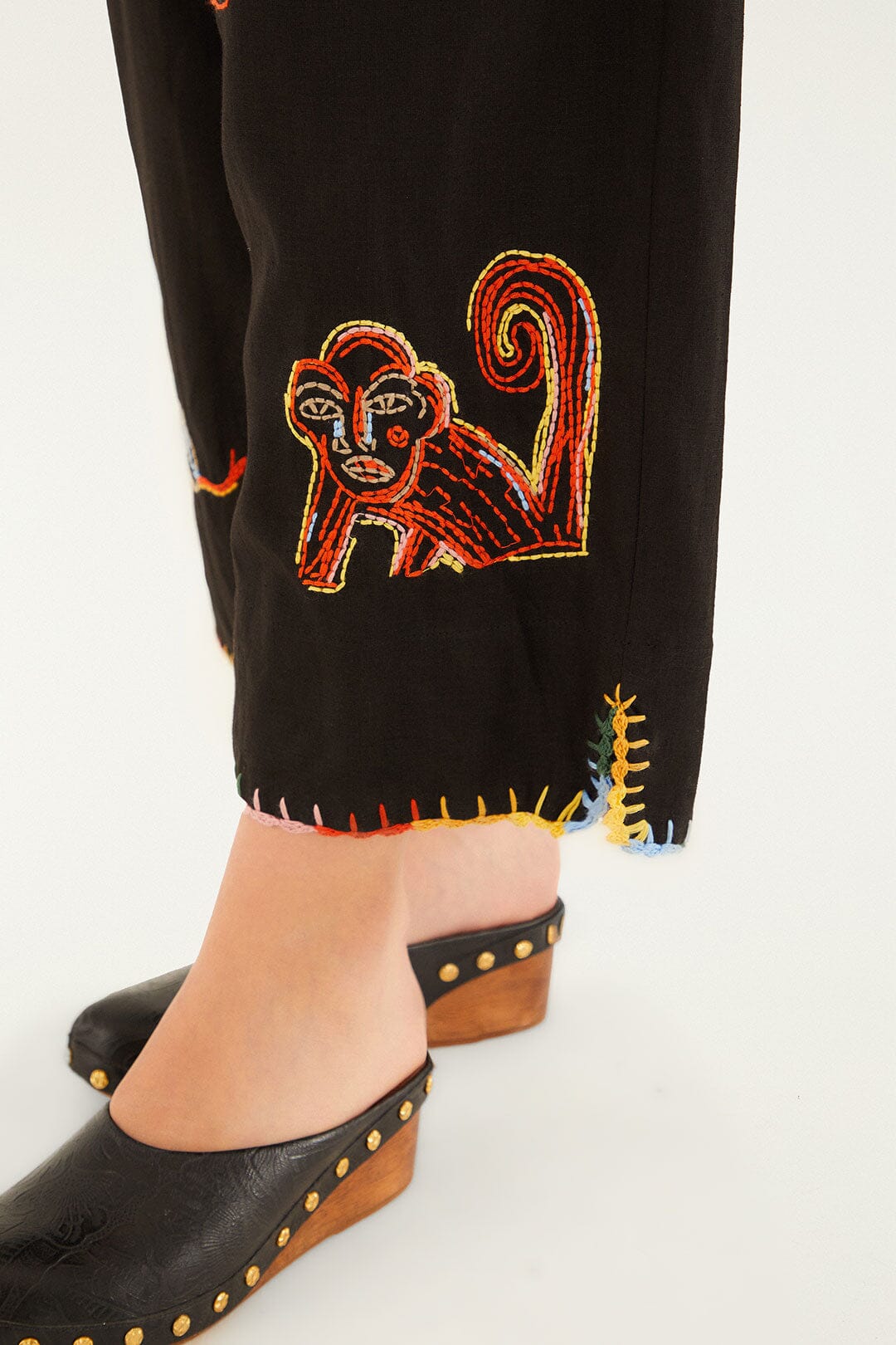 FARM Rio model wearing the Ana Leovy Farm Rio Figures Short Sleeve Lenzing� Ecovero� Euroflax� Maxi Jumpsuit