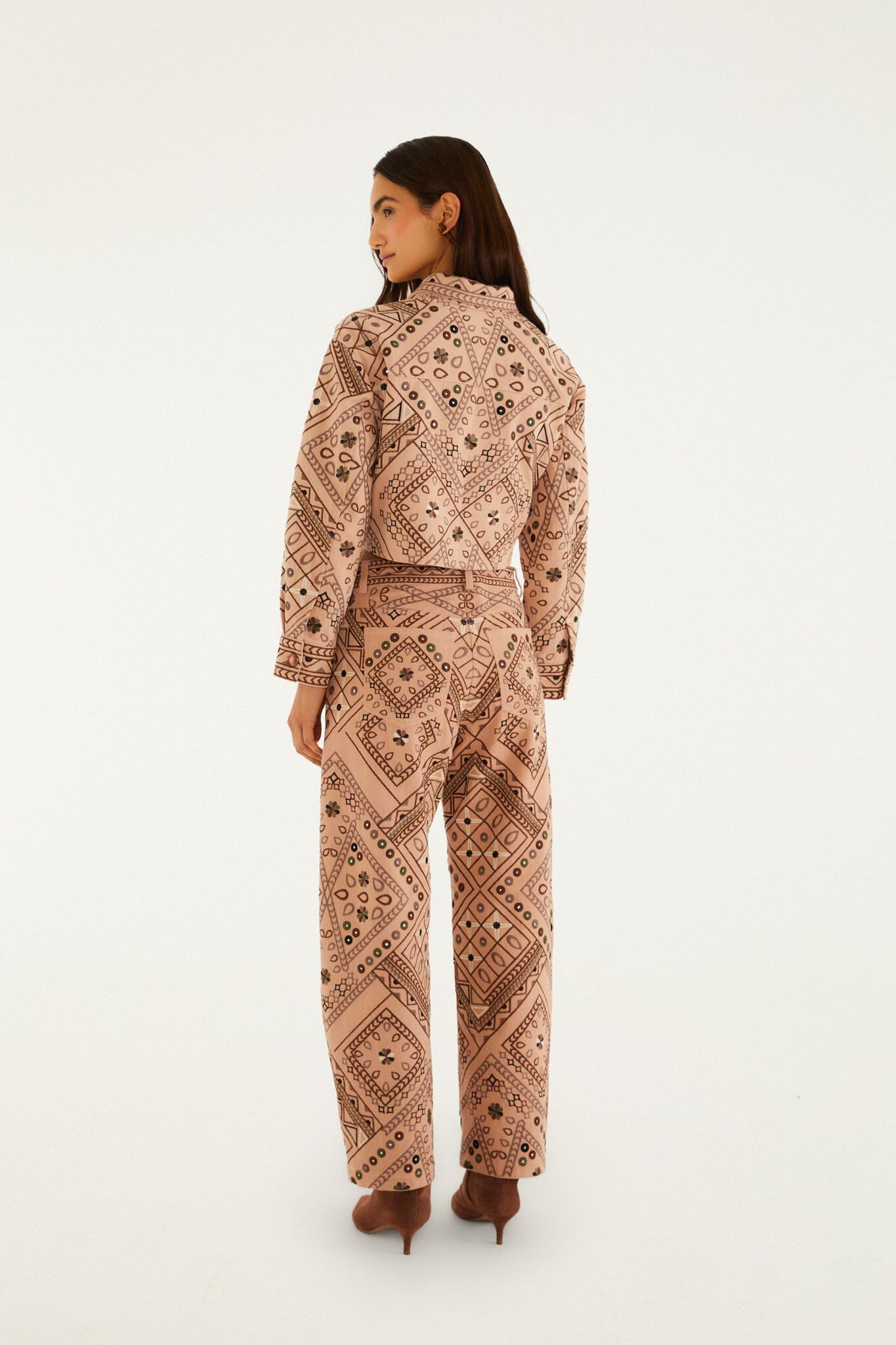 FARM Rio model wearing the Beige Cosmopolitan Slim Pants