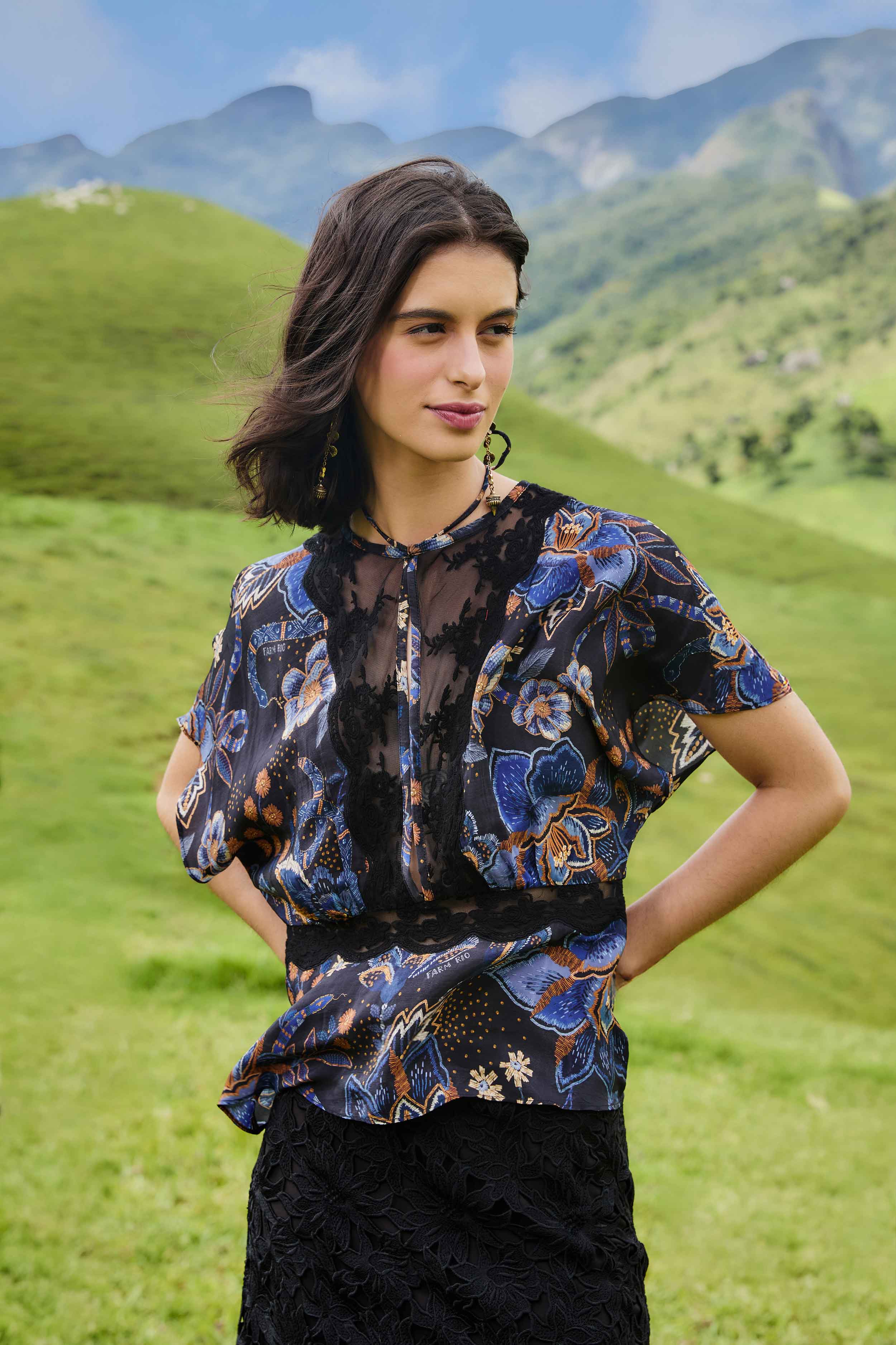 Farm Rio Black Snakes Bouquet Blouse, Snakes Bouquet Black / XXS
