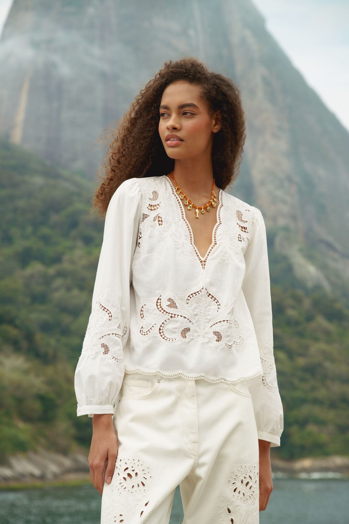 Off-White Richelieu Long Sleeve Blouse | FARM Rio