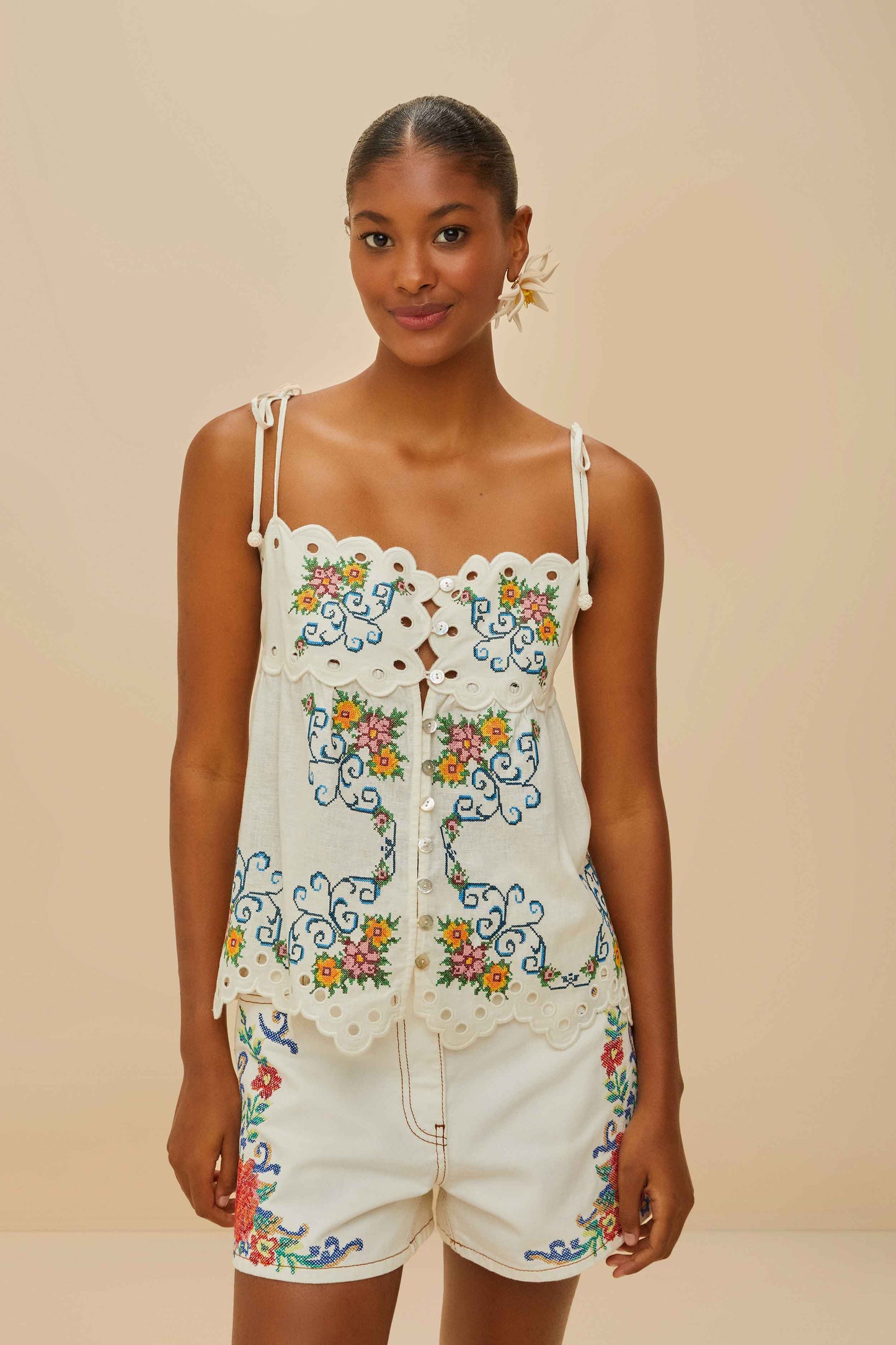 Off-White Flower Tapestry Embroidered Shorts