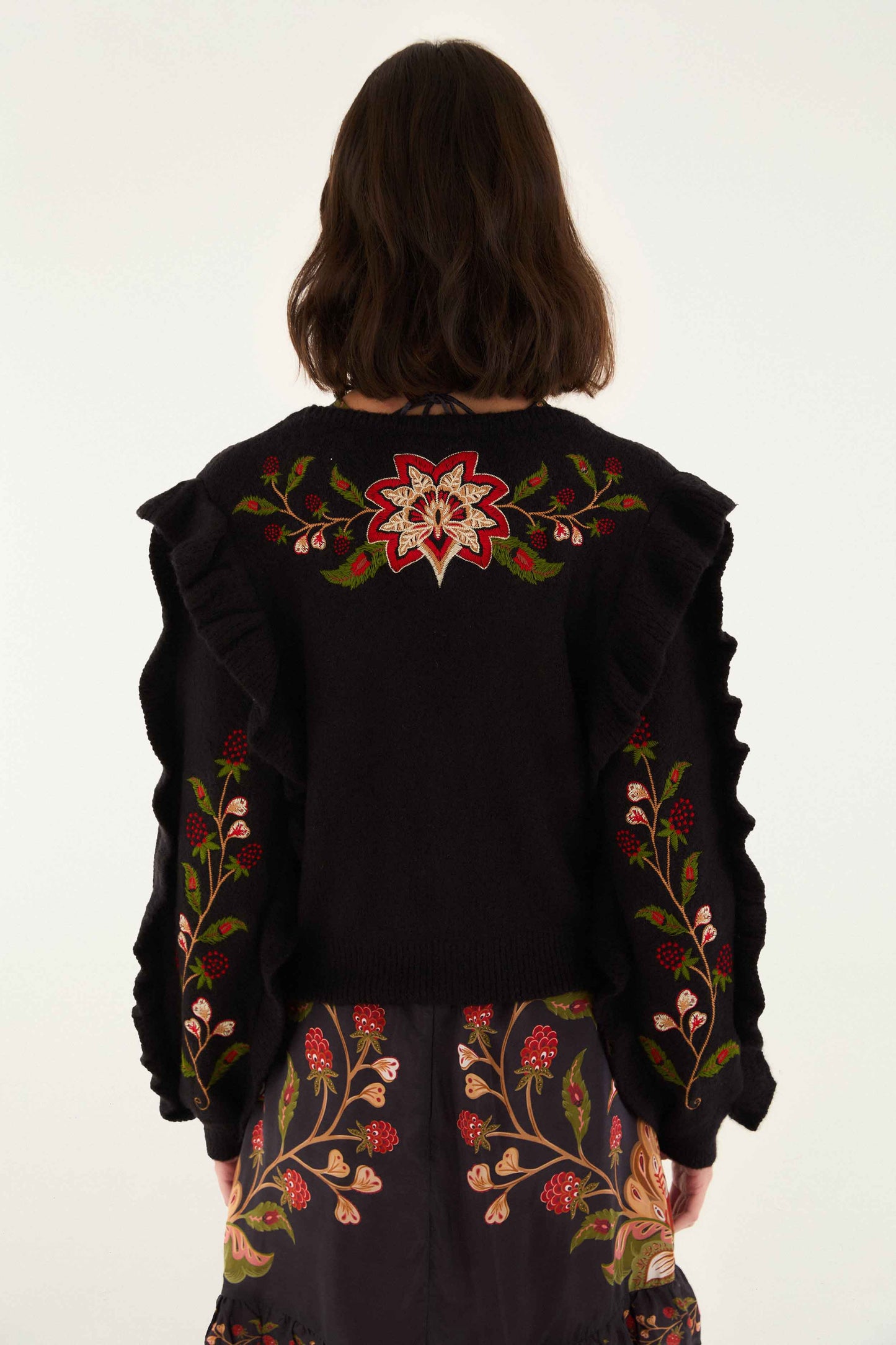 Black Berry Embroidery Knit Cardigan