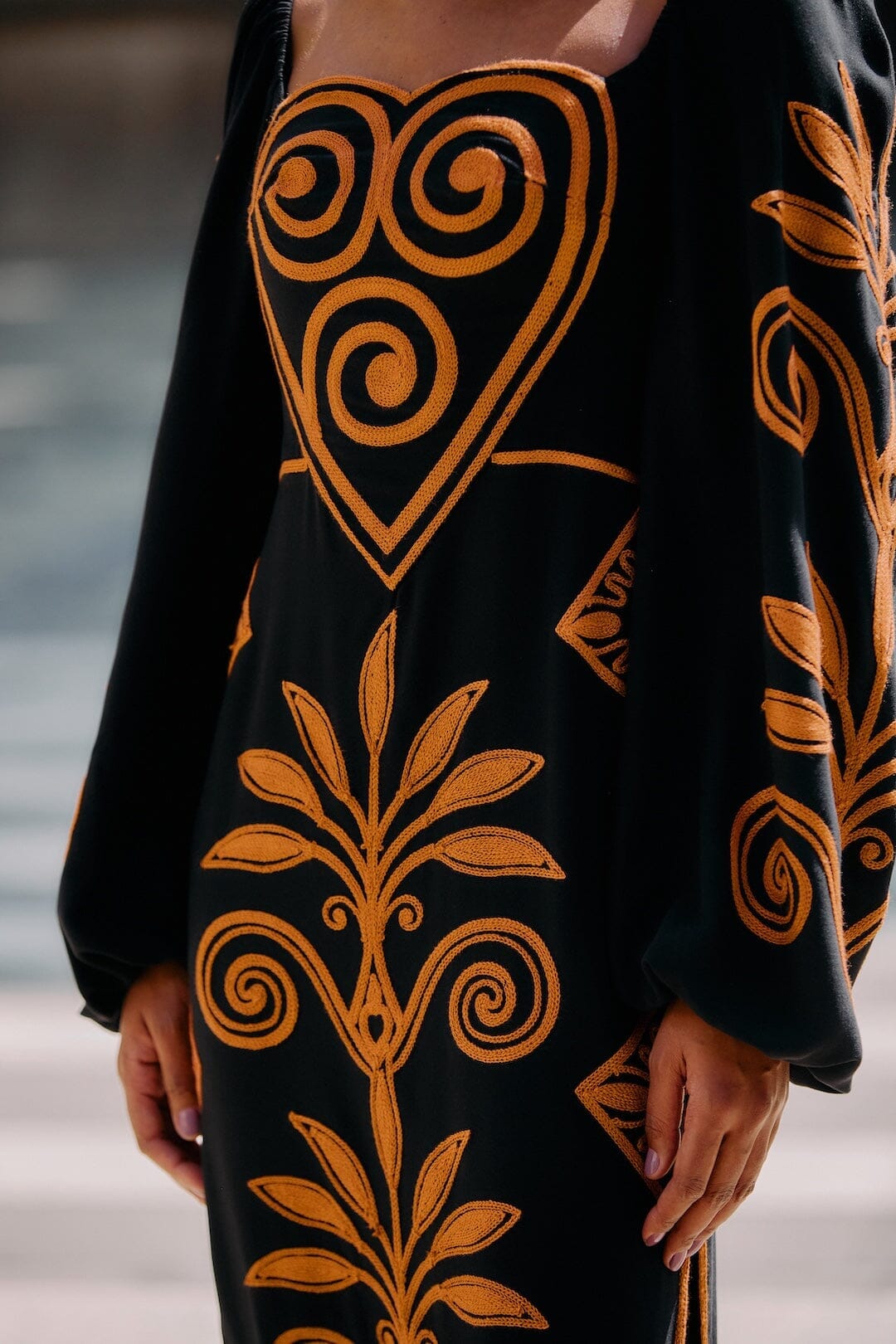 Black Cornely Ainika Embroidered Heart Midi Dress | FARM Rio