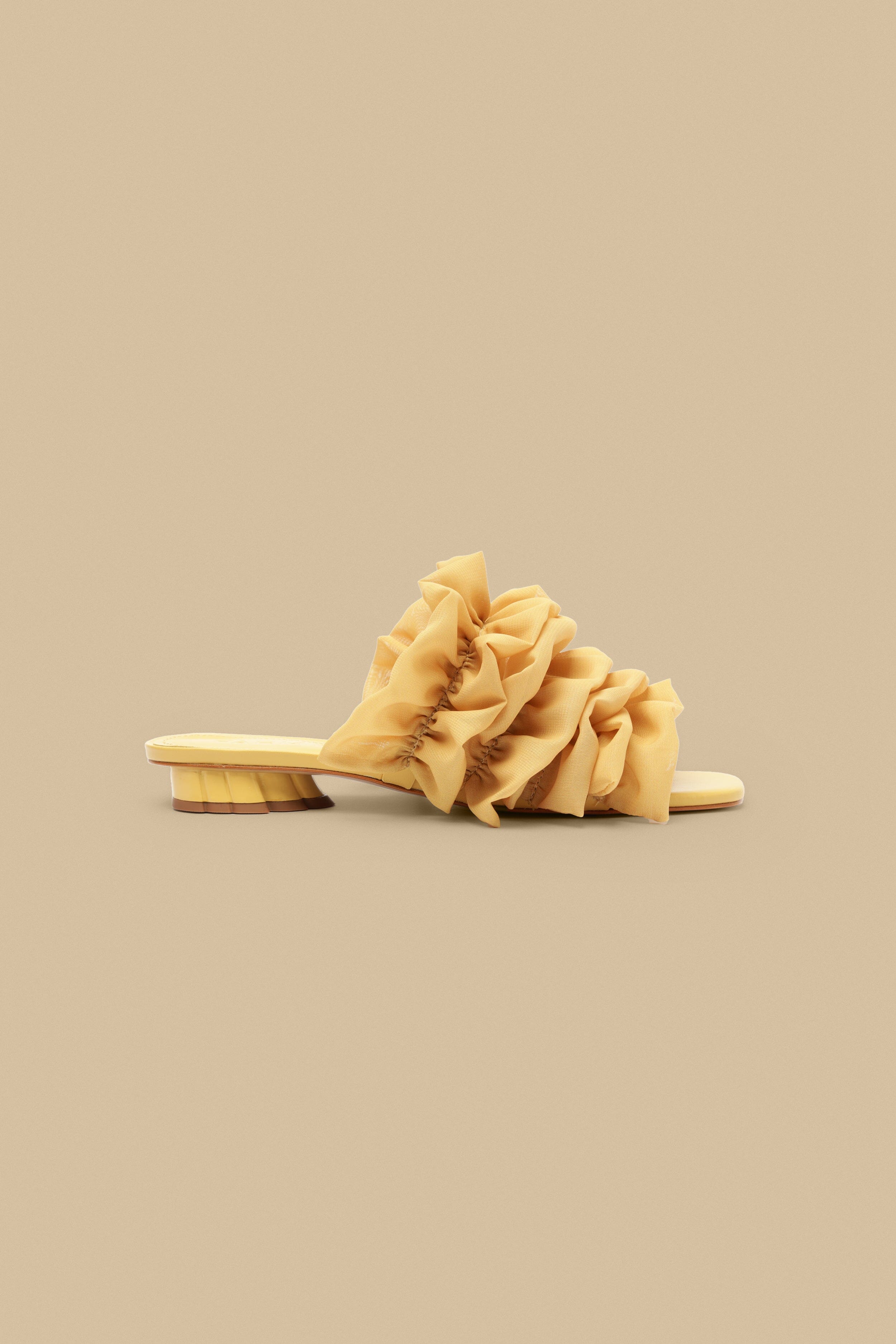 Buttermilk Ruffled Flat Sandal – FARM Rio