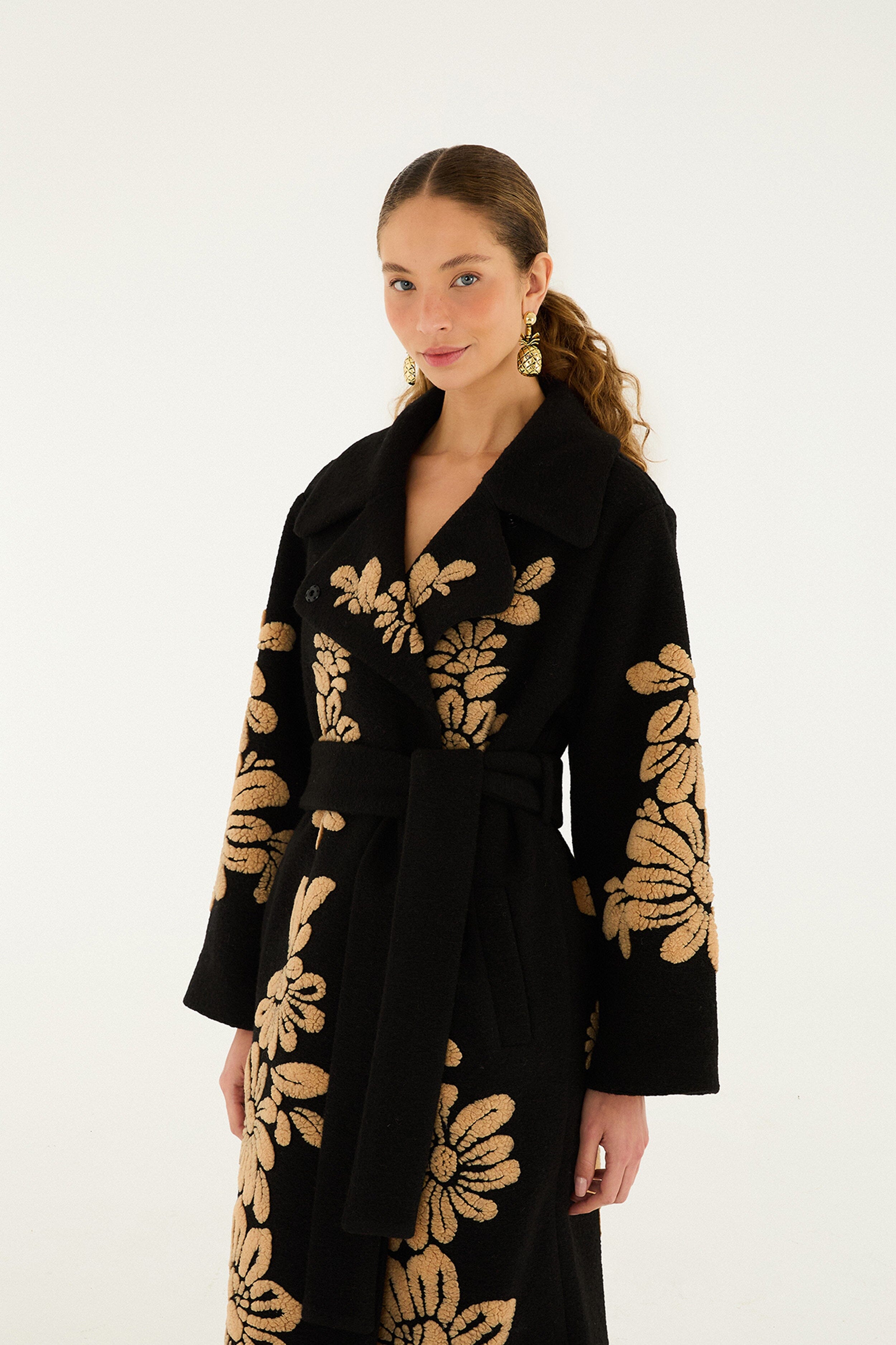 Bold Flowers Black Fleece | FARM Rio