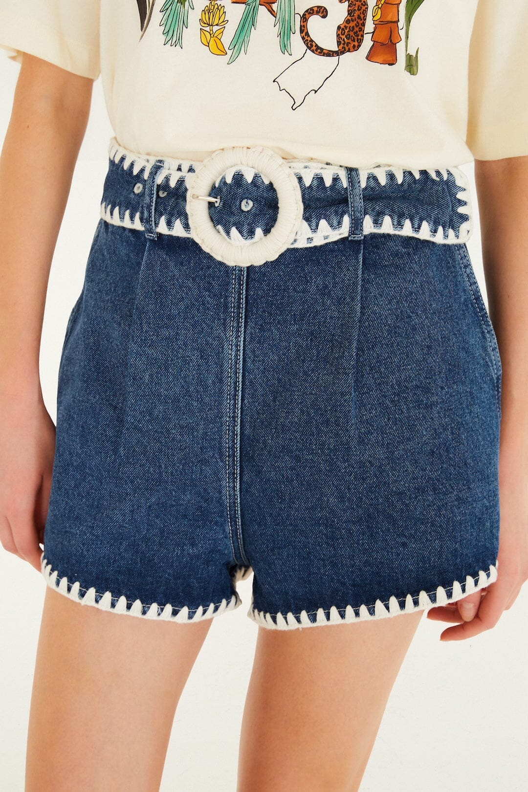 Denim Crochet Embroidery Belted Shorts | FARM Rio