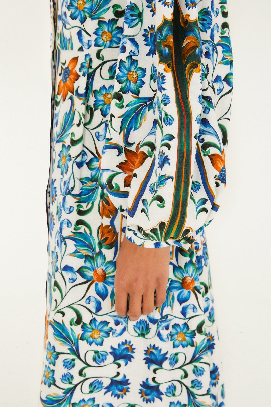 Off-White Flora Tile Lenzing™ Ecovero™ Euroflax™ Maxi Dress | FARM Rio