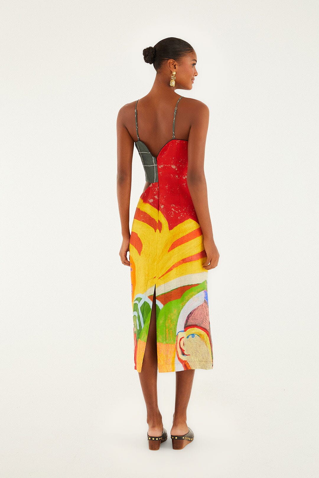 FARM Rio model wearing the A Popular Cafe Sleeveless  Euroflax� Premium Linen Midi Dress