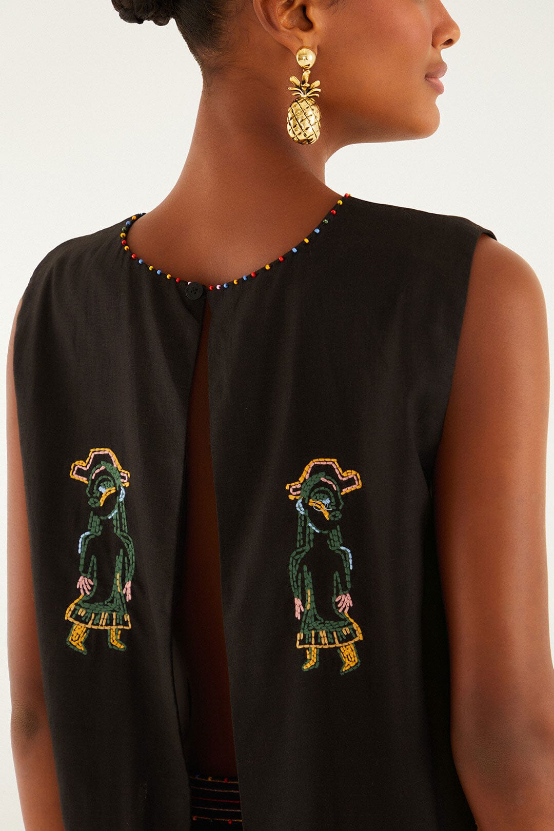 FARM Rio model wearing the Ana Leovy Farm Rio Figures Lenzing� Ecovero� Euroflax� Cropped