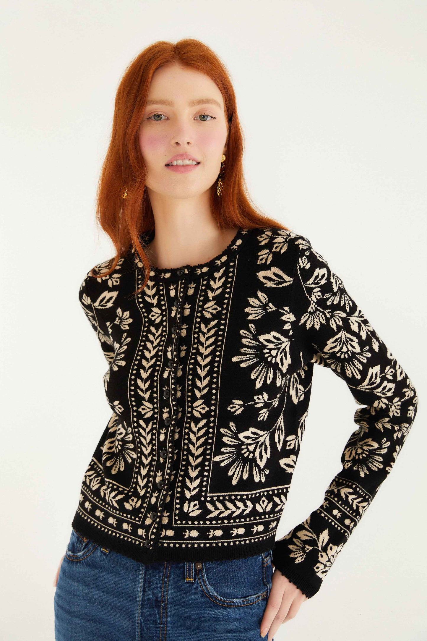 FARM Rio model wearing the Black And White Flower Bloom Buttoned Knit Cardigan