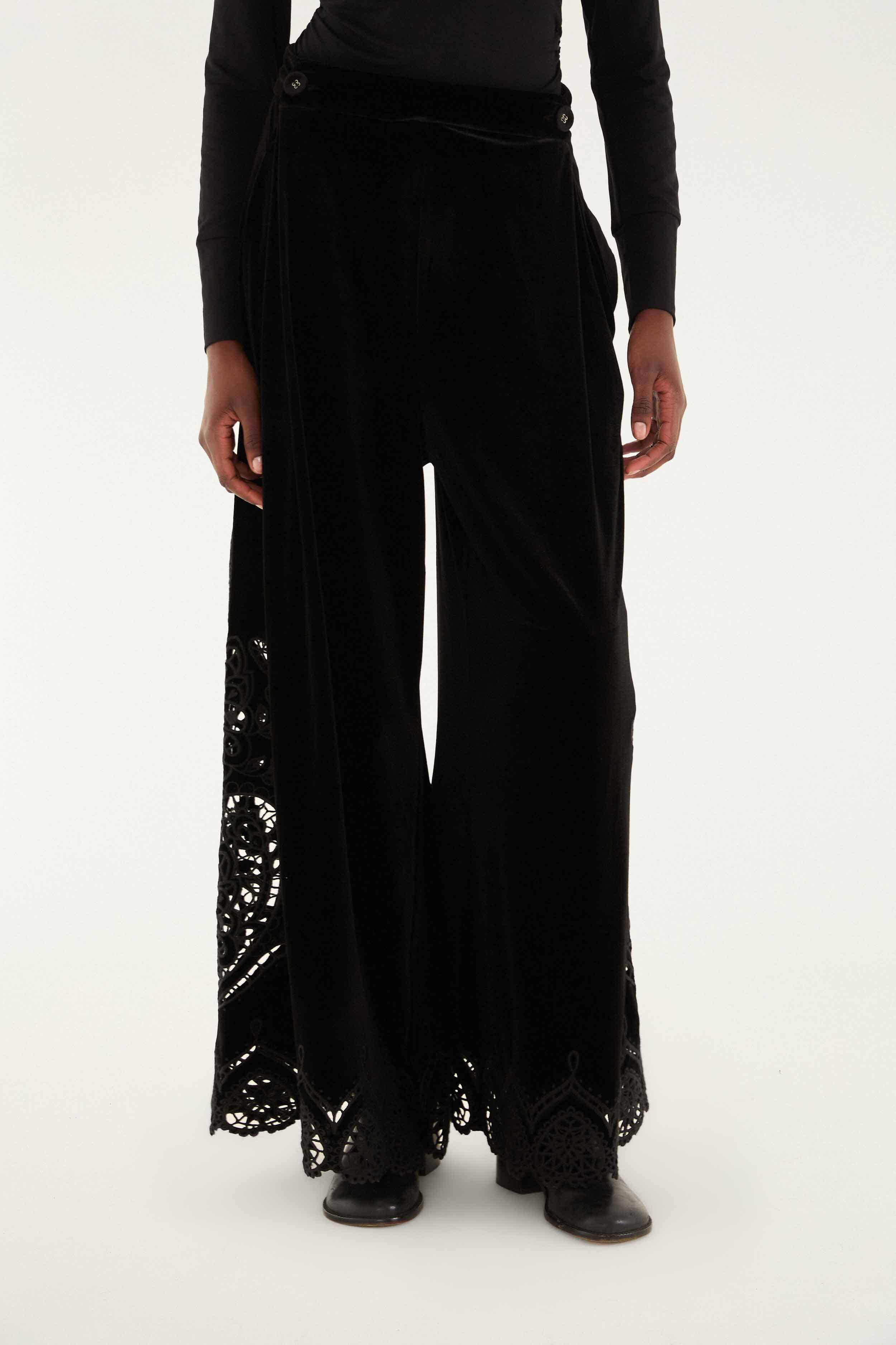 Black Artichoke Heart Richelieu Pants | FARM Rio