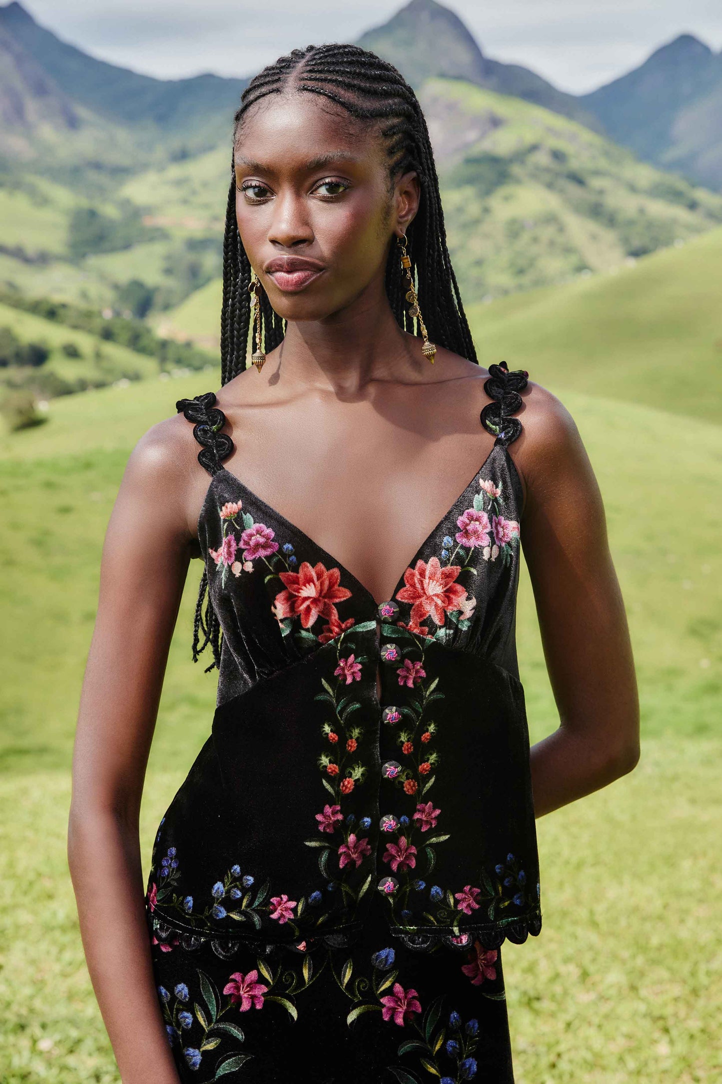 Black Belle Garden Scallop Sleeveless Top