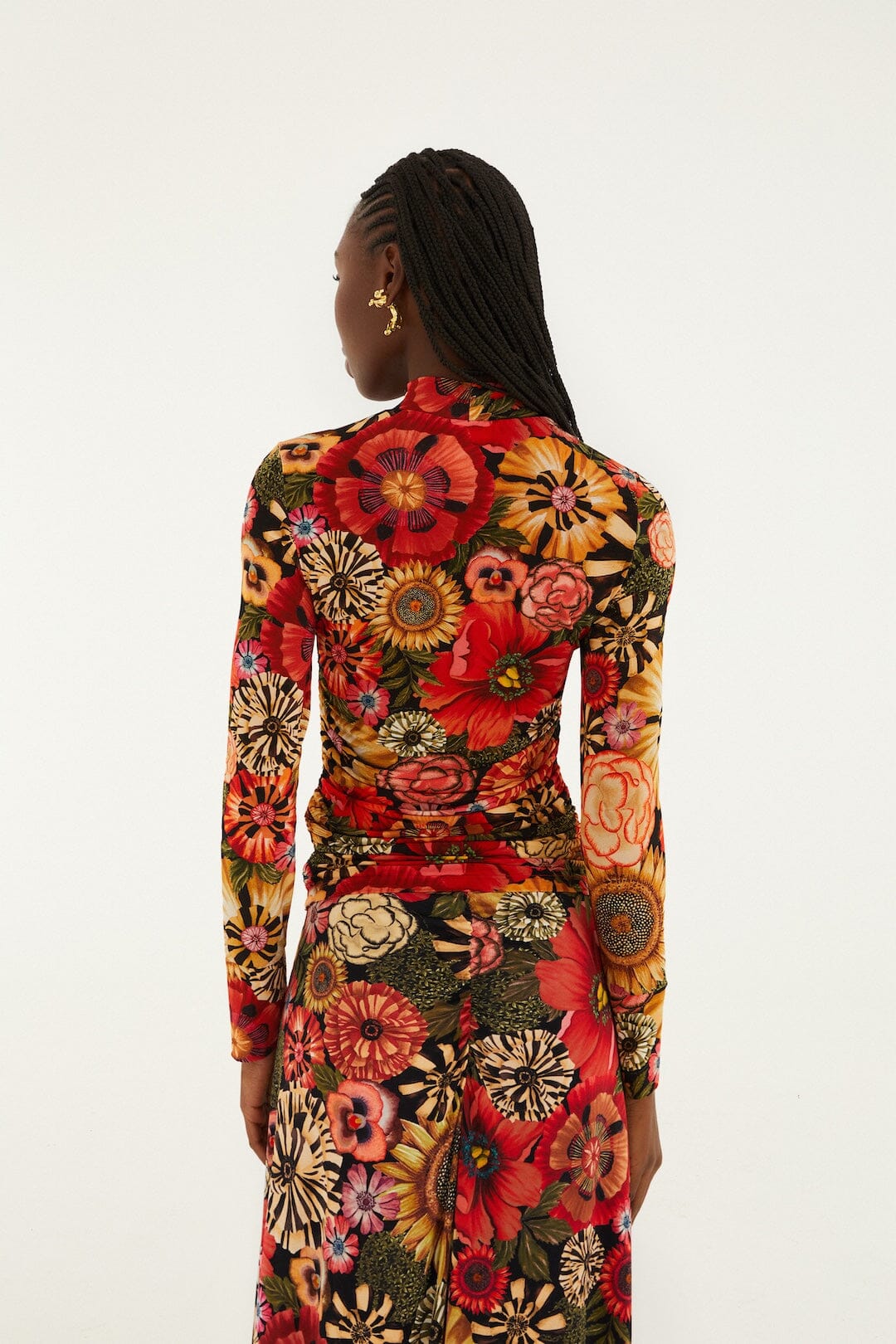 FARM Rio model wearing the Black Flowershop Ruched Waist Jersey Blouse