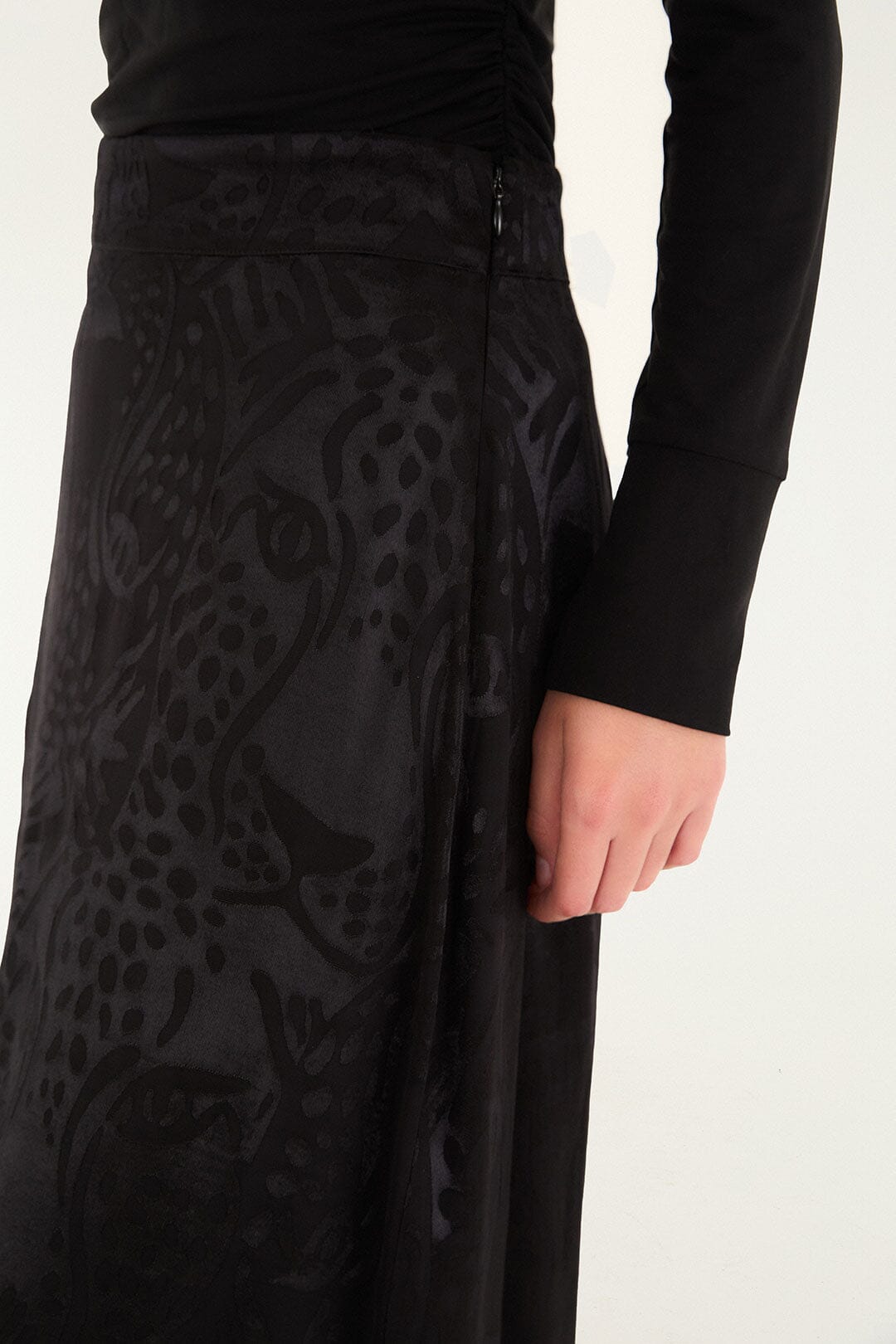Black Midnight Leopards Jacquard Maxi Skirt | FARM Rio