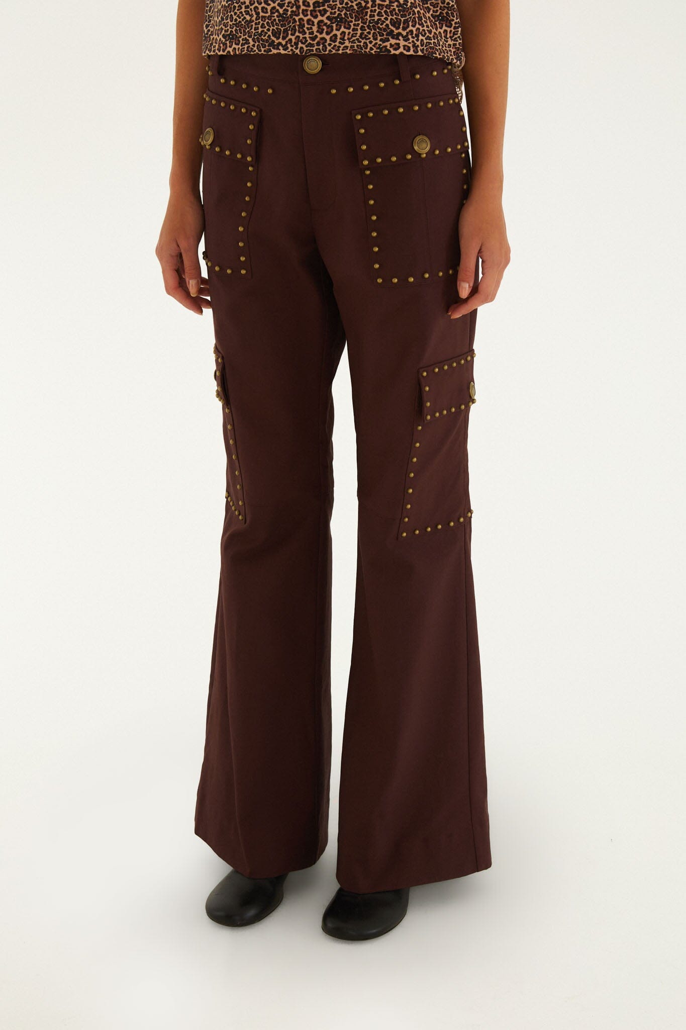 FARM Rio model wearing the Brown Tailored Pants