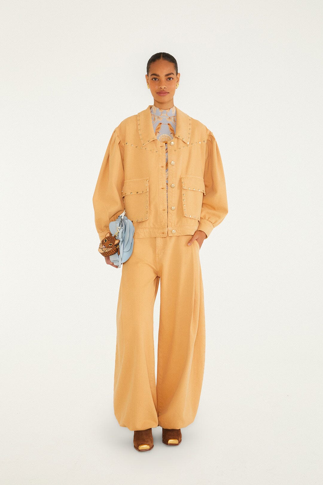 FARM Rio model wearing the Criaturas Fantásticas Twill Jacket