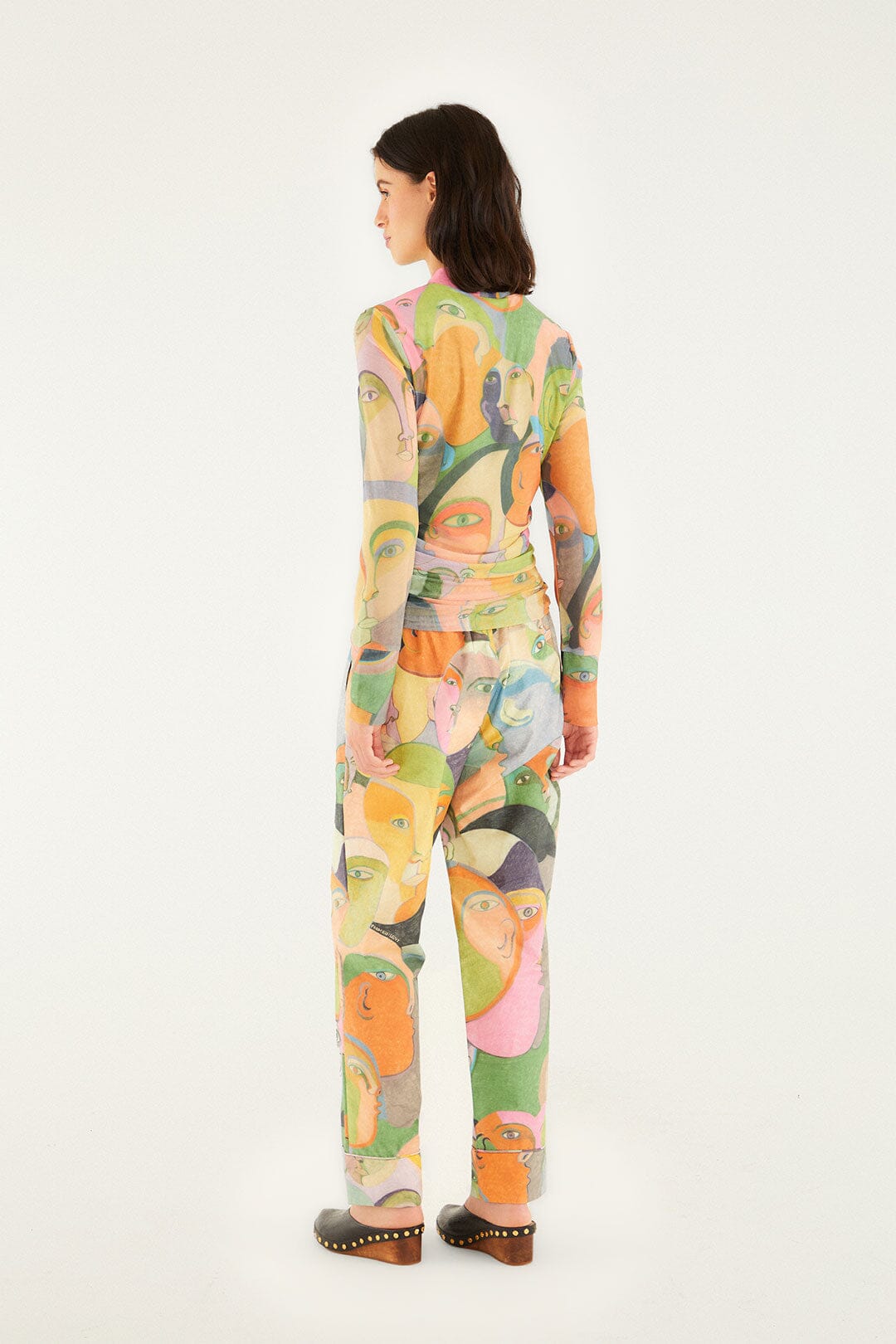 FARM Rio model wearing the Crowded Series Drawing Organic Cotton Pants