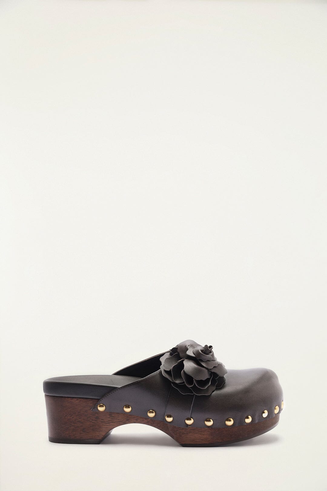 FARM Rio model wearing the Dark Brown Flower Clog