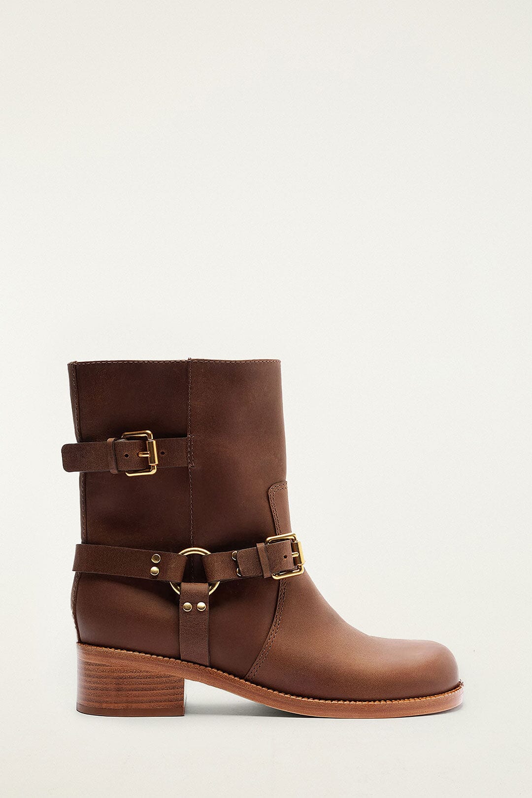 FARM Rio model wearing the Distressed Leather Boot