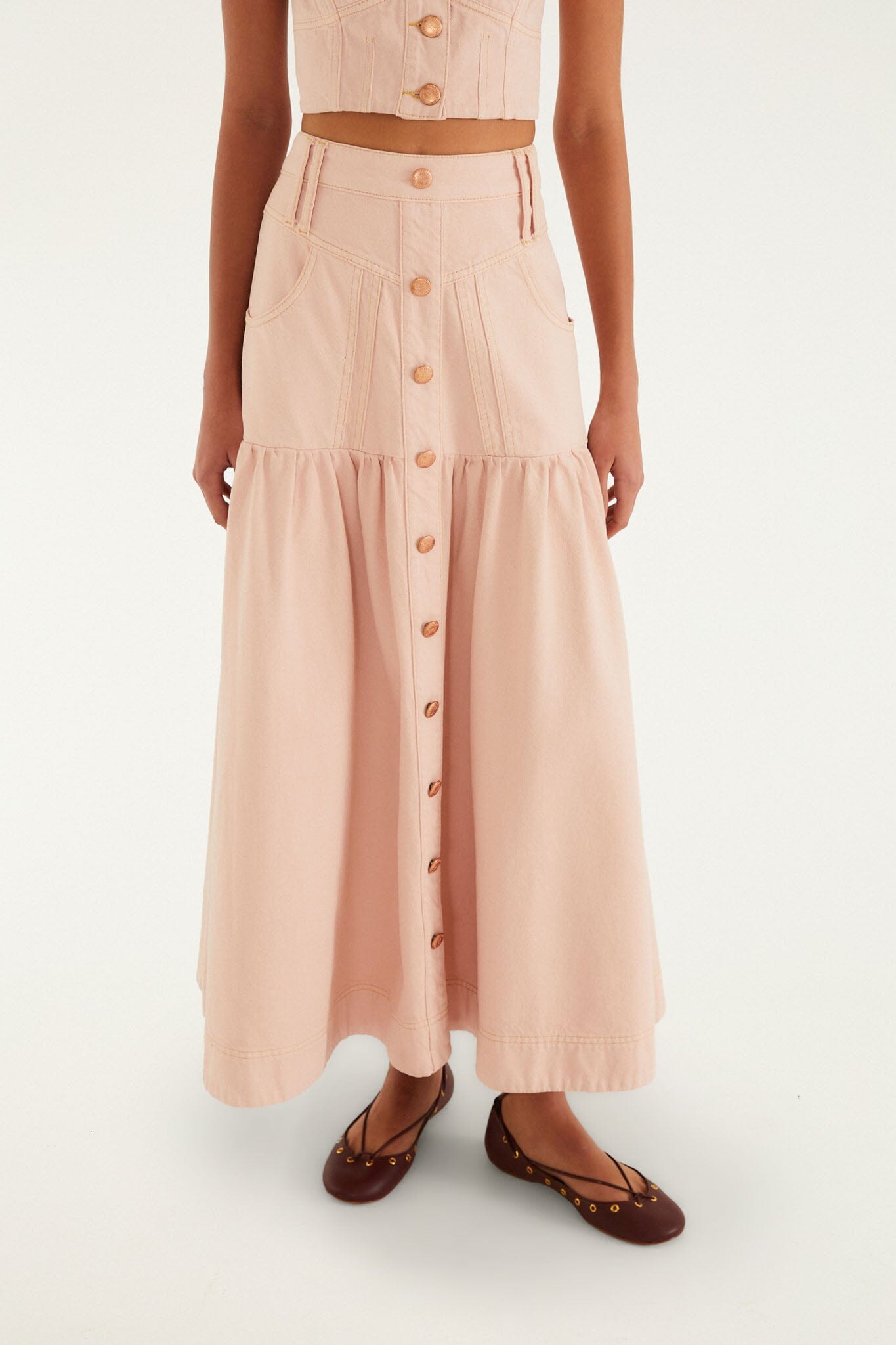 FARM Rio model wearing the Light Pink Bisne Buttoned Twill Midi Skirt
