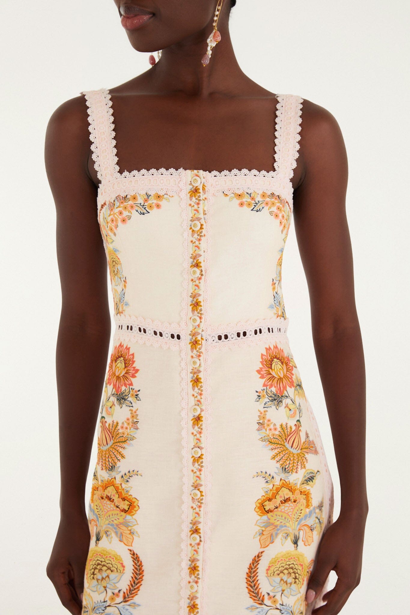 FARM Rio model wearing the Light Pink Ligia Lace Buttoned Euroflax Premium Linen Mini Dress