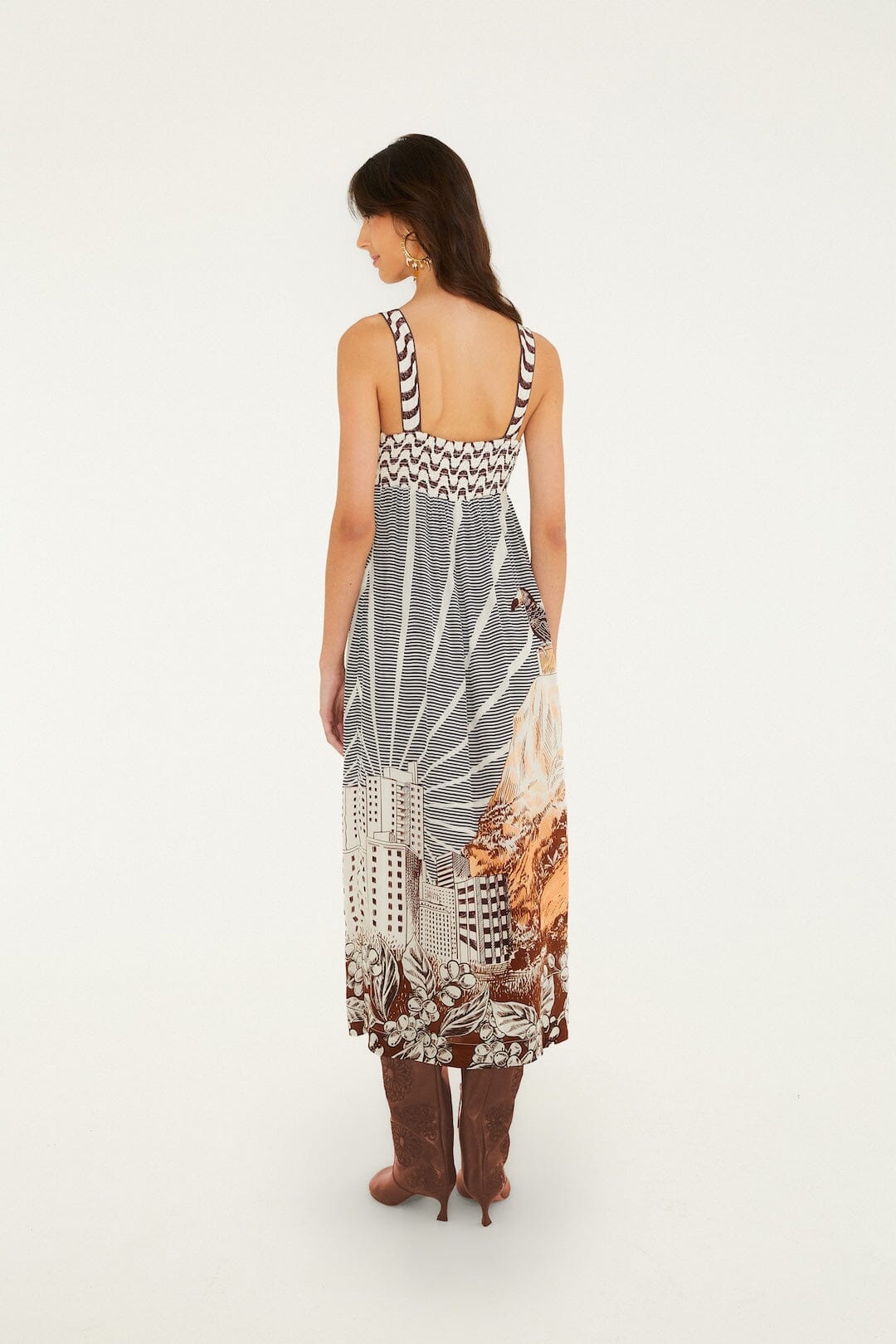 FARM Rio model wearing the Mixed Carioca Coffee Scarves Multicolor Sleveeless