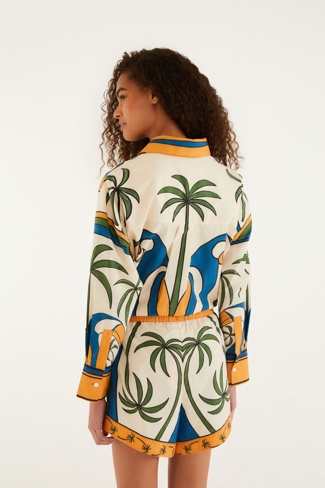 FARM Rio model wearing the Multicolor Tropical Graphic Drawstring Pockets Shorts