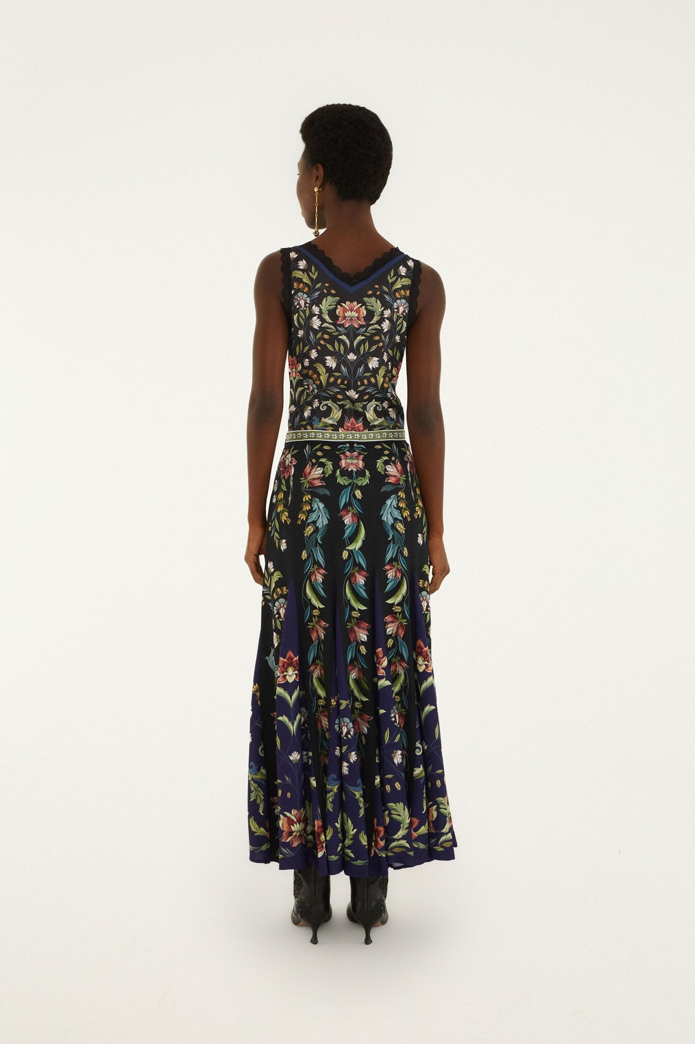 FARM Rio model wearing the Natalia Pleated Maxi Skirt