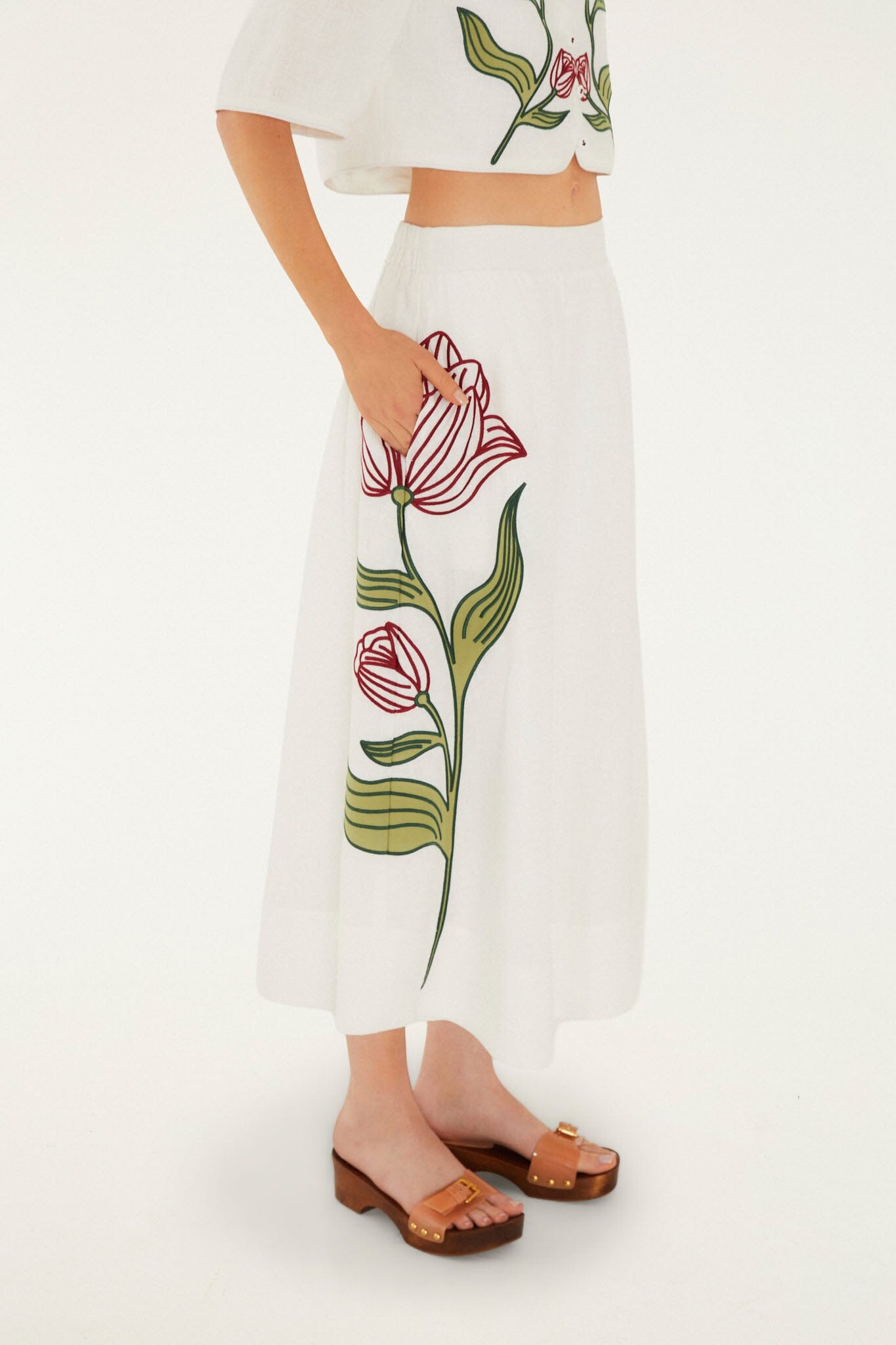 FARM Rio model wearing the Off-White Flower Embroidered Euroflax Premium Linen Midi Skirt