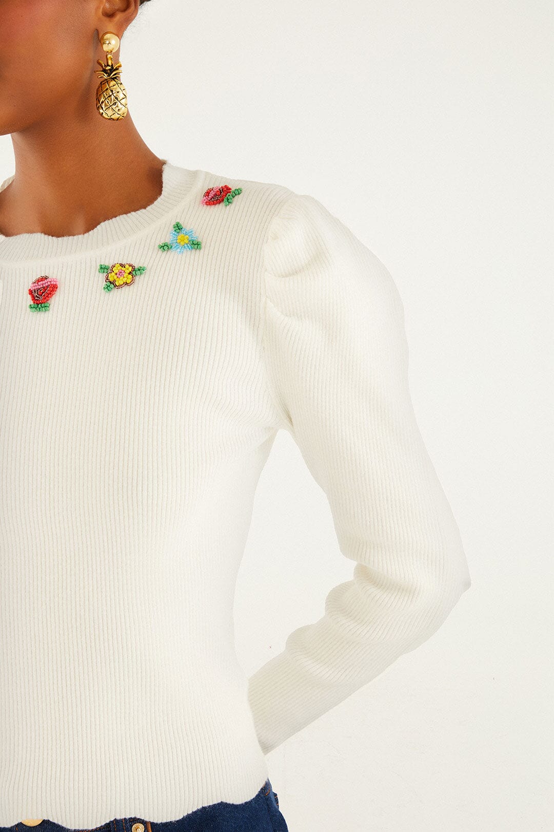 Off-White Flower Embroidery Knit Top | FARM Rio