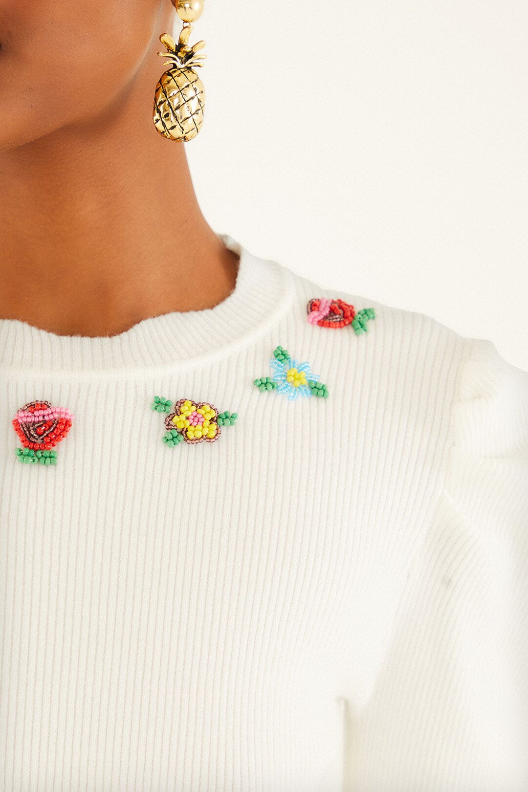 Off-White Flower Embroidery Knit Top | FARM Rio