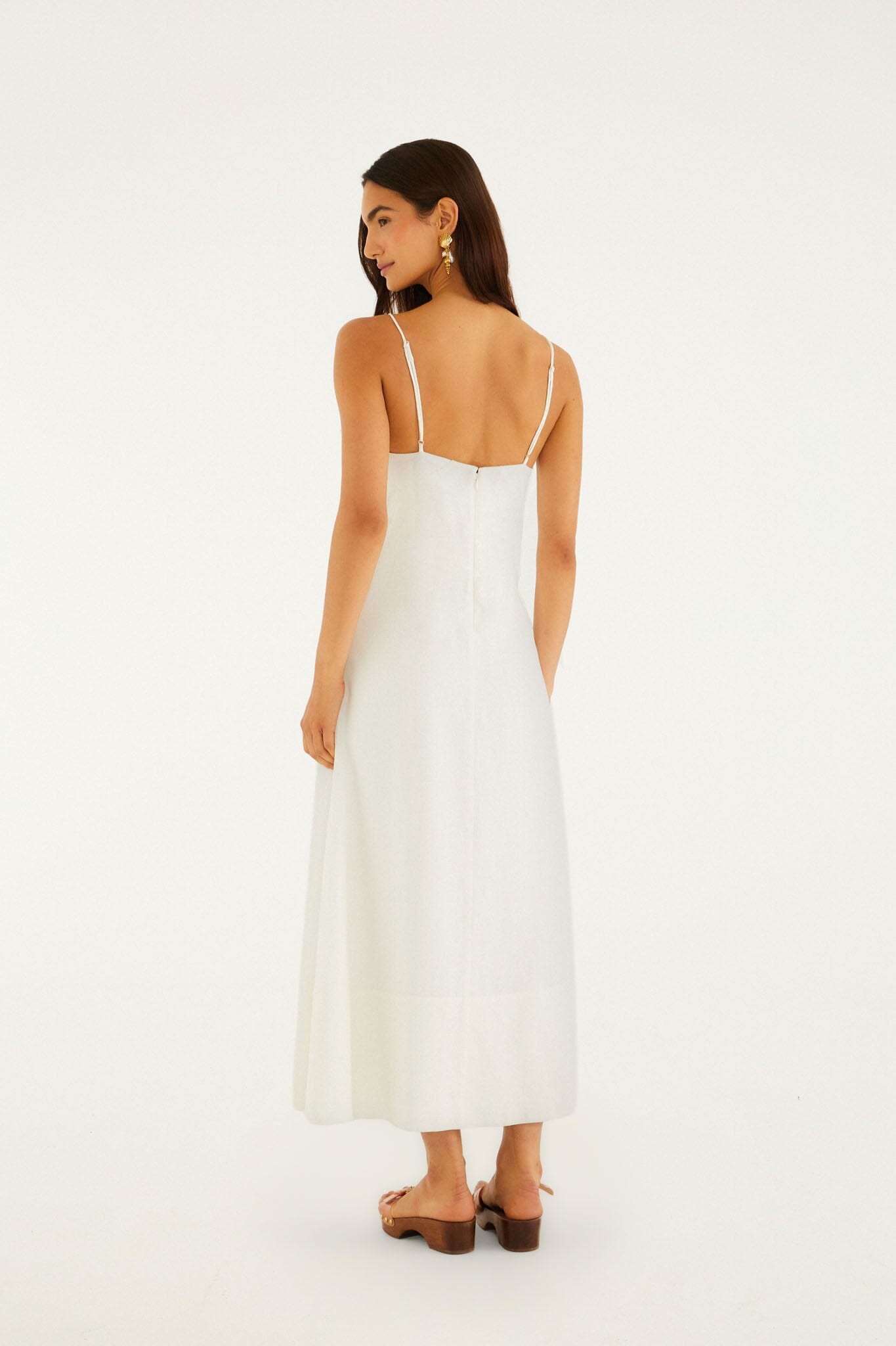 FARM Rio model wearing the Off-White Paper Boat 3d Lenzing Ecovero Euroflax Maxi Dress