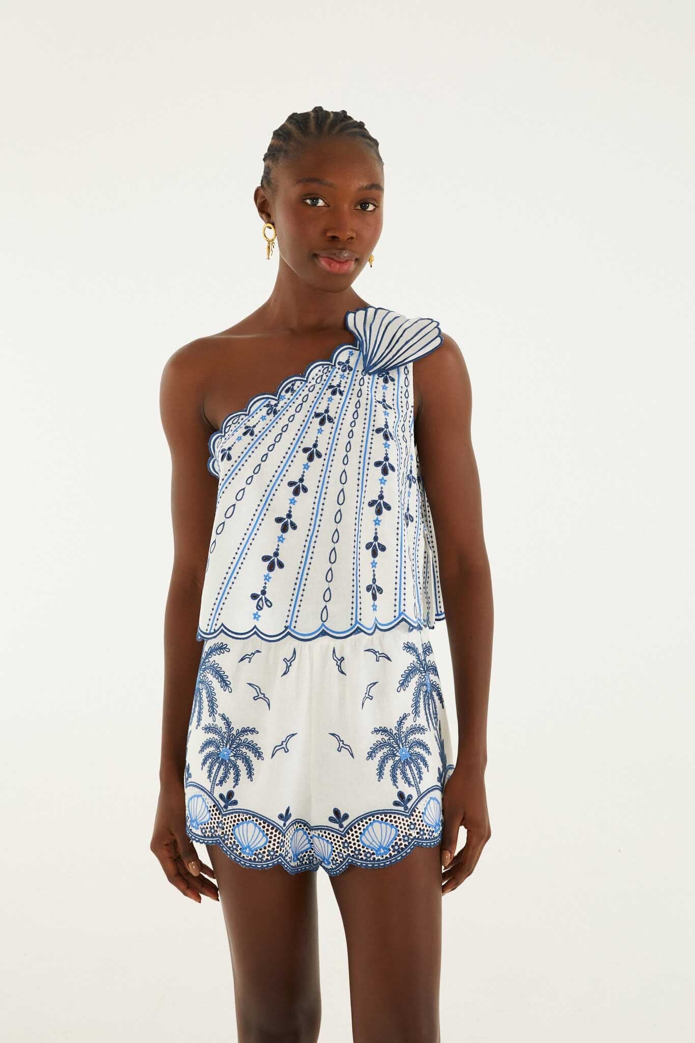one shoulder 3d blouse with embroidery