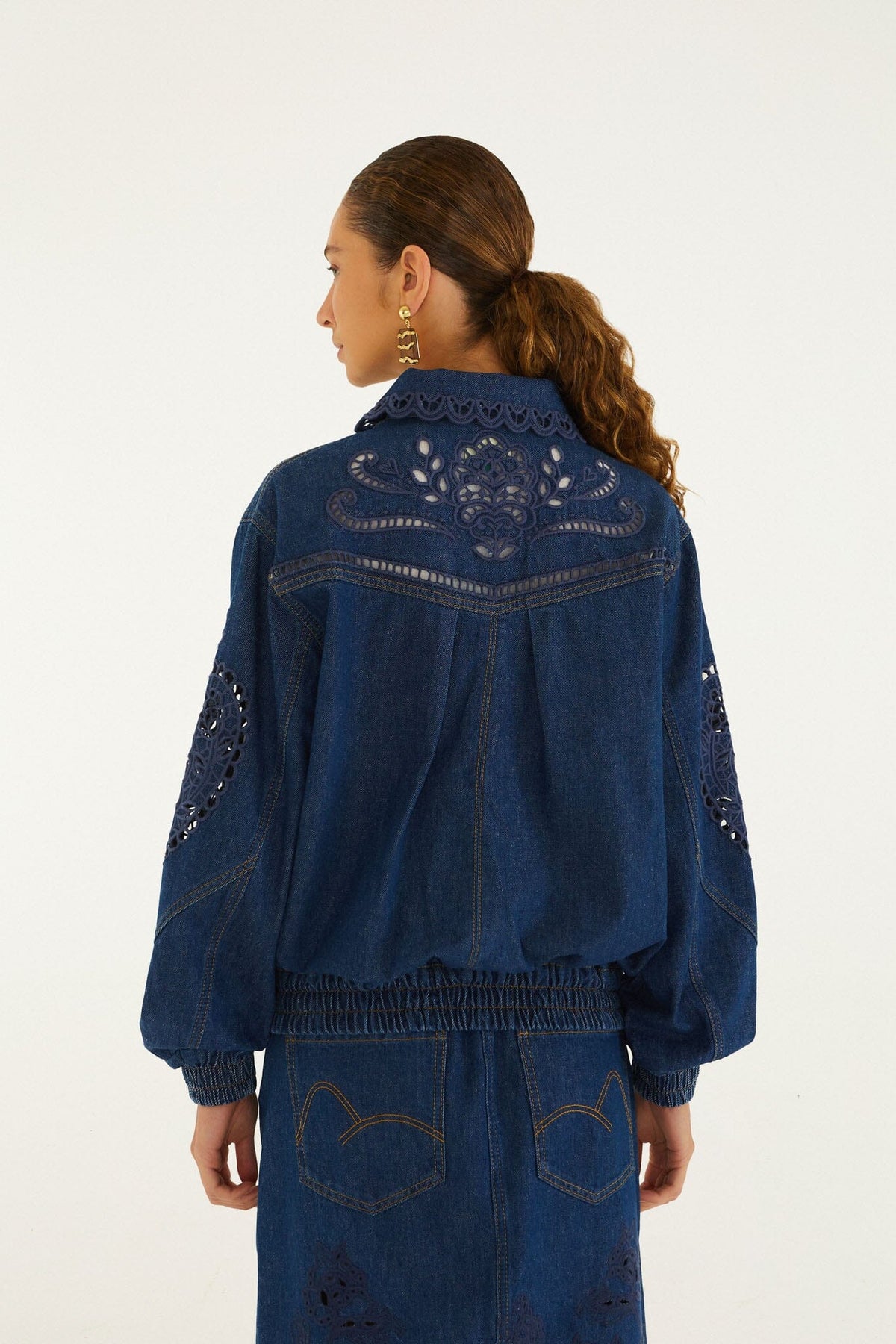 FARM Rio model wearing the Richelieu Heart Full Zipper Denim Jacket