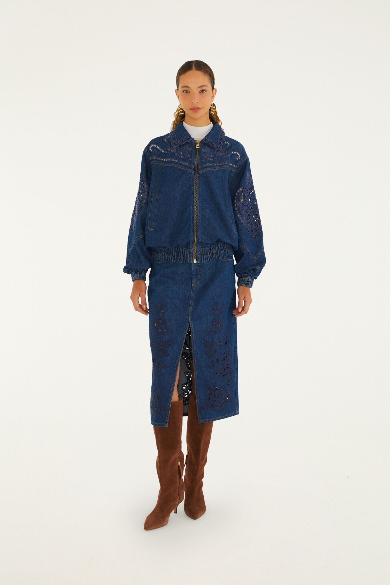 FARM Rio model wearing the Richelieu Heart Full Zipper Denim Jacket