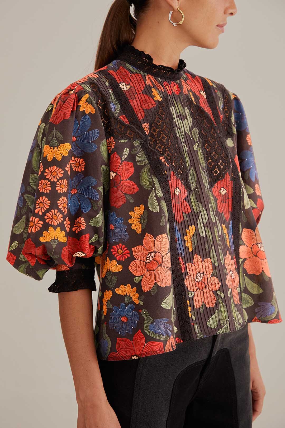 Black floral hot sale blouse