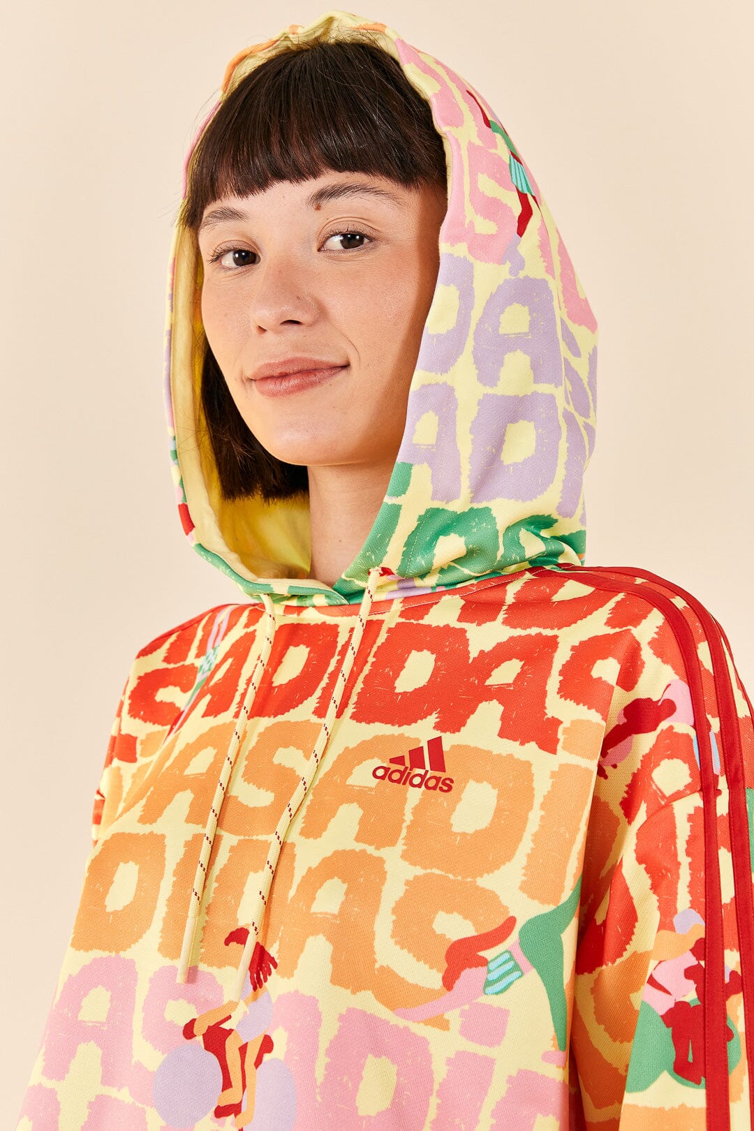 Adidas originals scarf print jumper outlet in pink and red